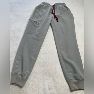 Figs Light Gray Jogger Scrub Pants ~ Size XS ~
Healthcare or Medical Staff